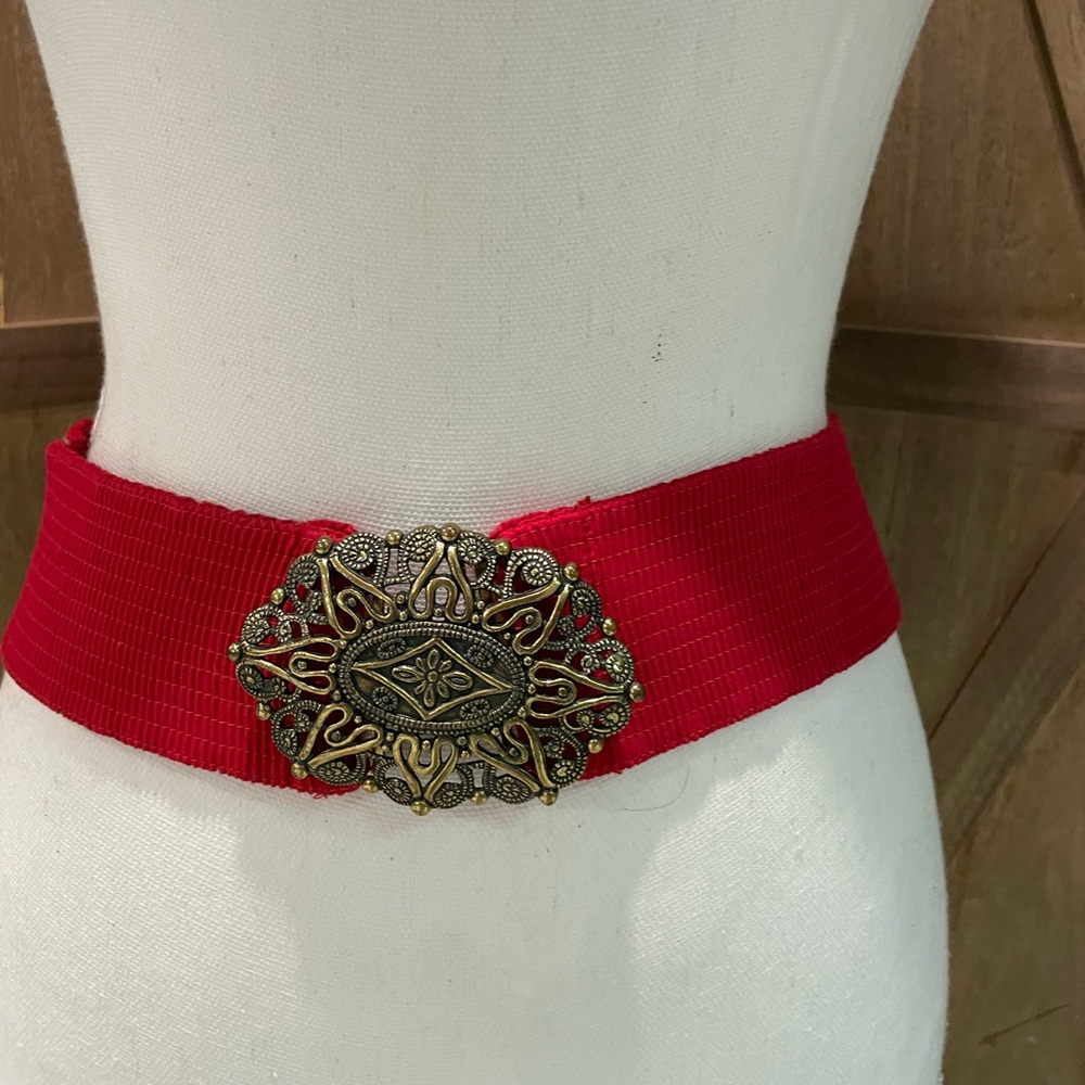 Vintage Skaffles women’s elastic Red Belt with Ornate brass Buckle